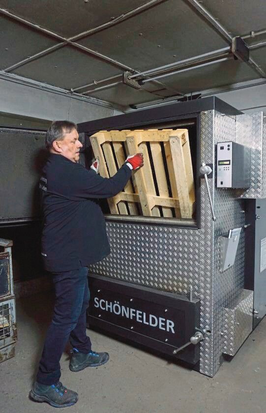 Schönfelder präsentiert langlebigen Holzheizkessel HHS 100